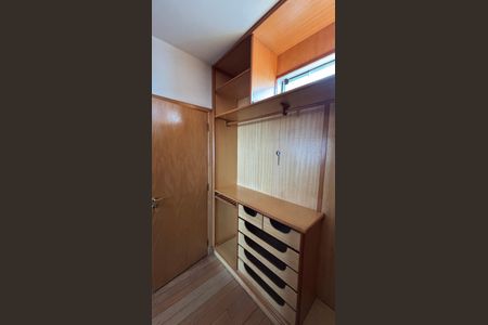 Casa à venda com 343m², 5 quartos e 5 vagasSuite 1 Closet