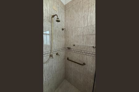 Casa à venda com 343m², 5 quartos e 5 vagasBanheiro da Suíte 1