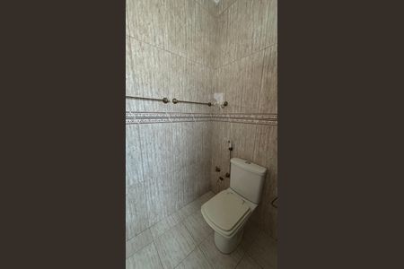 Casa à venda com 343m², 5 quartos e 5 vagasBanheiro da Suíte 1