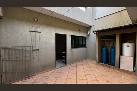 Casa à venda com 343m², 5 quartos e 5 vagasQuintal - Area de Serviço