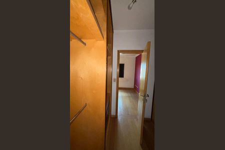 Casa à venda com 343m², 5 quartos e 5 vagasSuíte 2 Closet