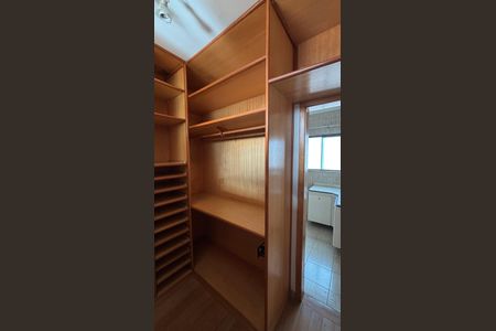 Casa à venda com 343m², 5 quartos e 5 vagasSuite 1 Closet