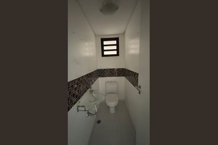 Casa à venda com 343m², 5 quartos e 5 vagasBanheiro da Suíte 4