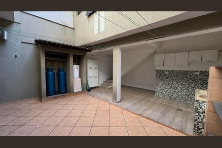 Casa à venda com 343m², 5 quartos e 5 vagasQuintal - Area de Serviço
