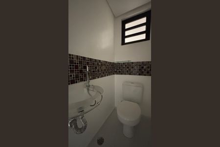 Casa à venda com 343m², 5 quartos e 5 vagasBanheiro da Suíte 4