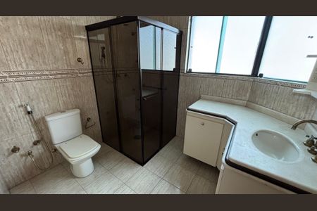 Casa à venda com 343m², 5 quartos e 5 vagasBanheiro da Suíte 1