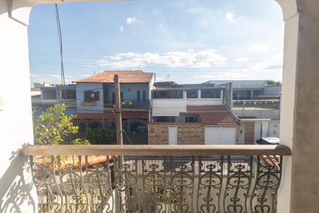 Casa para alugar com 317m², 3 quartos e 1 vaga Casa para alugar com 317m², 3 quartos e 1 vagaVaranda