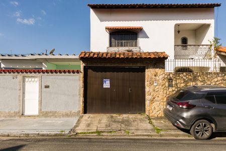 Fachada de casa para alugar com 3 quartos, 317m² em Campo Grande, Rio de Janeiro