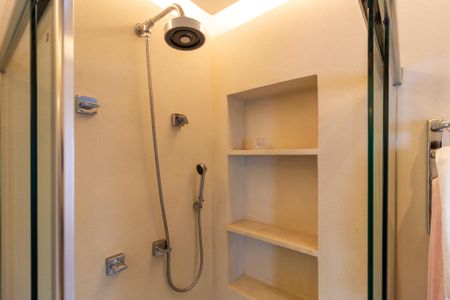 Apartamento para alugar com 73m², 1 quarto e 1 vaga Apartamento para alugar com 73m², 1 quarto e 1 vagaBanheiro da Suíte