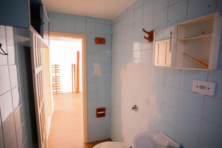 BANHEIRO de casa para alugar com 1 quarto, 60m² em Parque Sao Domingos, São Paulo