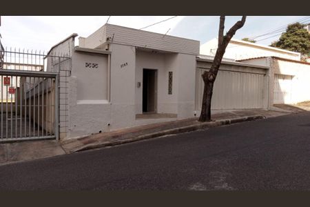 Casa à venda com 260m², 4 quartos e 2 vagas