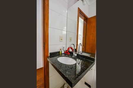 Casa à venda com 131m², 3 quartos e 2 vagasBanheiro Social