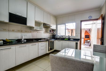 Casa à venda com 131m², 3 quartos e 2 vagasCozinha