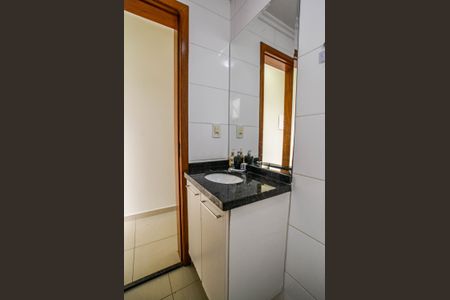 Casa à venda com 131m², 3 quartos e 2 vagasLavabo