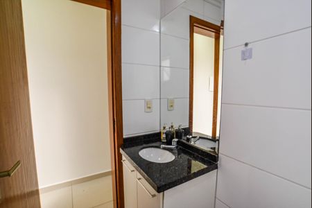 Casa à venda com 131m², 3 quartos e 2 vagasLavabo
