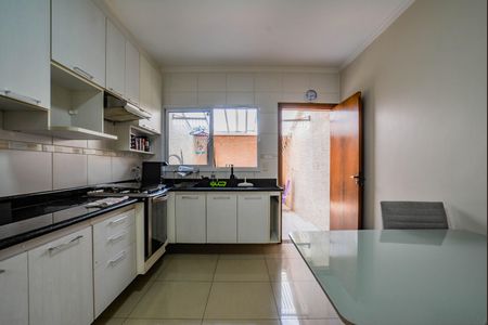 Casa à venda com 131m², 3 quartos e 2 vagasCozinha