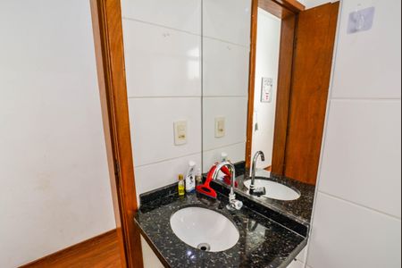 Casa à venda com 131m², 3 quartos e 2 vagasBanheiro Social