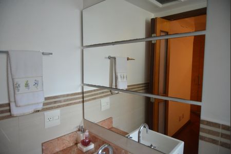 Apartamento à venda com 123m², 3 quartos e 2 vagasBanheiro da Suíte 2