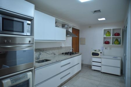Apartamento à venda com 123m², 3 quartos e 2 vagasCozinha