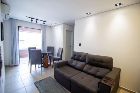 Apartamento para alugar com 62m², 2 quartos e 1 vagaSala