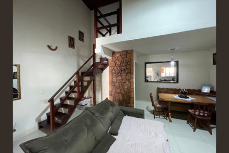 Sala de casa para alugar com 3 quartos, 100m² em Cosmorama, Mesquita