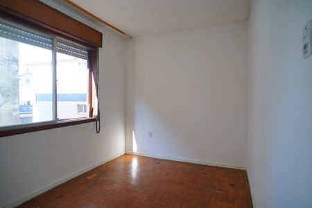 Quarto 2 de apartamento para alugar com 3 quartos, 77m² em São Sebastião, Porto Alegre