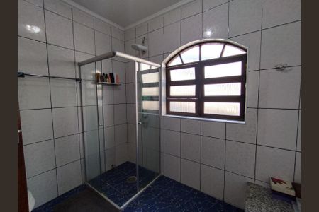 Casa à venda com 324m², 3 quartos e 6 vagasBanheiro - torneira