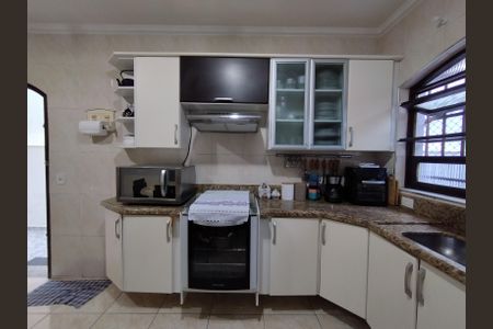 Casa à venda com 324m², 3 quartos e 6 vagasCozinha - Armários