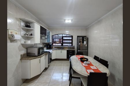 Casa à venda com 324m², 3 quartos e 6 vagasCozinha - Armários