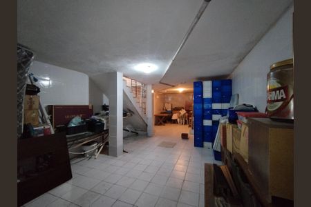 Casa à venda com 324m², 3 quartos e 6 vagasPorão 