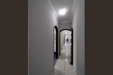 Casa à venda com 324m², 3 quartos e 6 vagasCorredor 