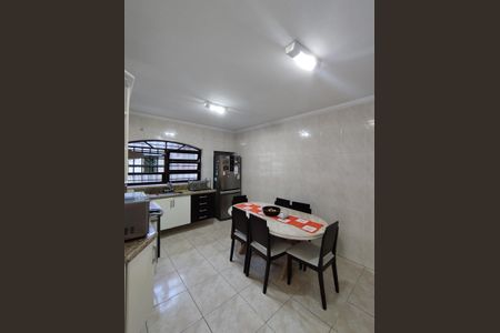 Casa à venda com 324m², 3 quartos e 6 vagasCozinha - Armários