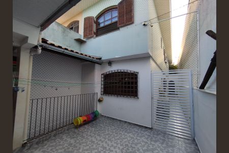 Casa à venda com 324m², 3 quartos e 6 vagasQuintal 