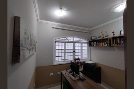 Casa à venda com 324m², 3 quartos e 6 vagasEscritório 