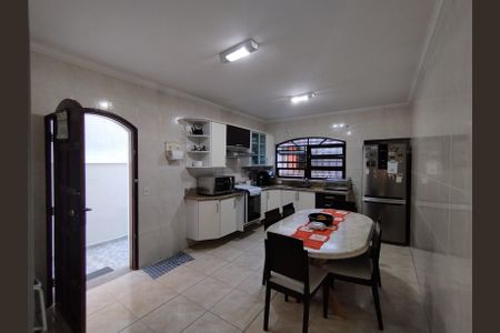 Casa à venda com 324m², 3 quartos e 6 vagasCozinha - Armários