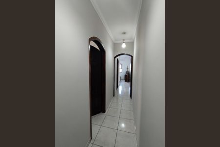 Casa à venda com 324m², 3 quartos e 6 vagasCorredor 