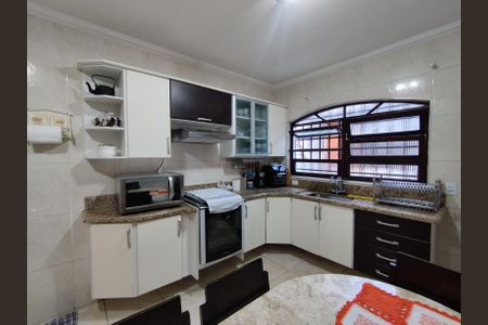 Casa à venda com 324m², 3 quartos e 6 vagasCozinha - Armários