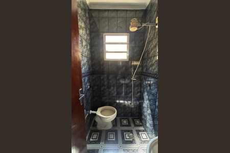 Casa para alugar com 200m², 5 quartos e 4 vagas Casa para alugar com 200m², 5 quartos e 4 vagasBanheiro da Suíte 1