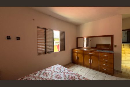 Casa para alugar com 200m², 5 quartos e 4 vagas Casa para alugar com 200m², 5 quartos e 4 vagasSuite 2