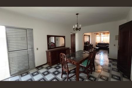 Casa para alugar com 200m², 5 quartos e 4 vagas Casa para alugar com 200m², 5 quartos e 4 vagasSala - Sala de Jantar