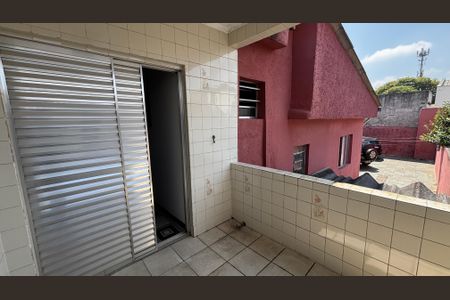 Casa para alugar com 200m², 5 quartos e 4 vagas Casa para alugar com 200m², 5 quartos e 4 vagasQuarto 3 Varanda