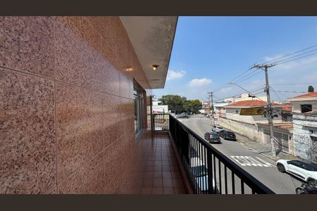 Casa para alugar com 200m², 5 quartos e 4 vagas Casa para alugar com 200m², 5 quartos e 4 vagasQuarto 2 Varanda