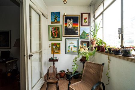 Apartamento à venda com 121m², 2 quartos e sem vagaVaranda