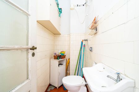 Apartamento à venda com 121m², 2 quartos e sem vagaBanheiro de serviço