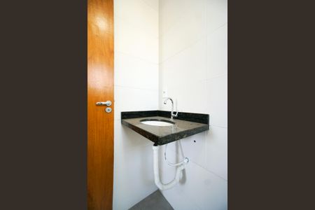 Apartamento para alugar com 72m², 2 quartos e sem vaga Apartamento para alugar com 72m², 2 quartos e sem vagaBanheiro social