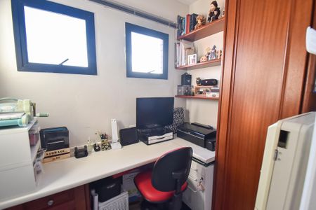Apartamento à venda com 230m², 3 quartos e 3 vagasEscritório