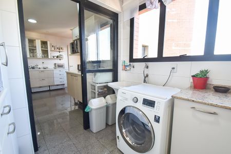 Apartamento à venda com 230m², 3 quartos e 3 vagasÁrea de serviço