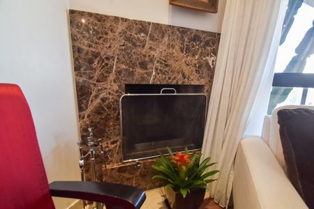 Apartamento à venda com 230m², 3 quartos e 3 vagasLareira da sala