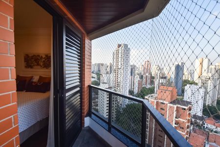 Apartamento à venda com 230m², 3 quartos e 3 vagasVaranda da suíte
