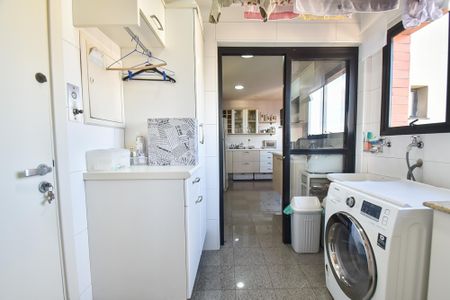 Apartamento à venda com 230m², 3 quartos e 3 vagasÁrea de serviço